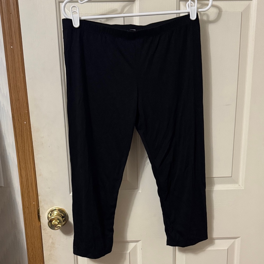 Wet Seal Black Knit Capri Pants - Pull-On